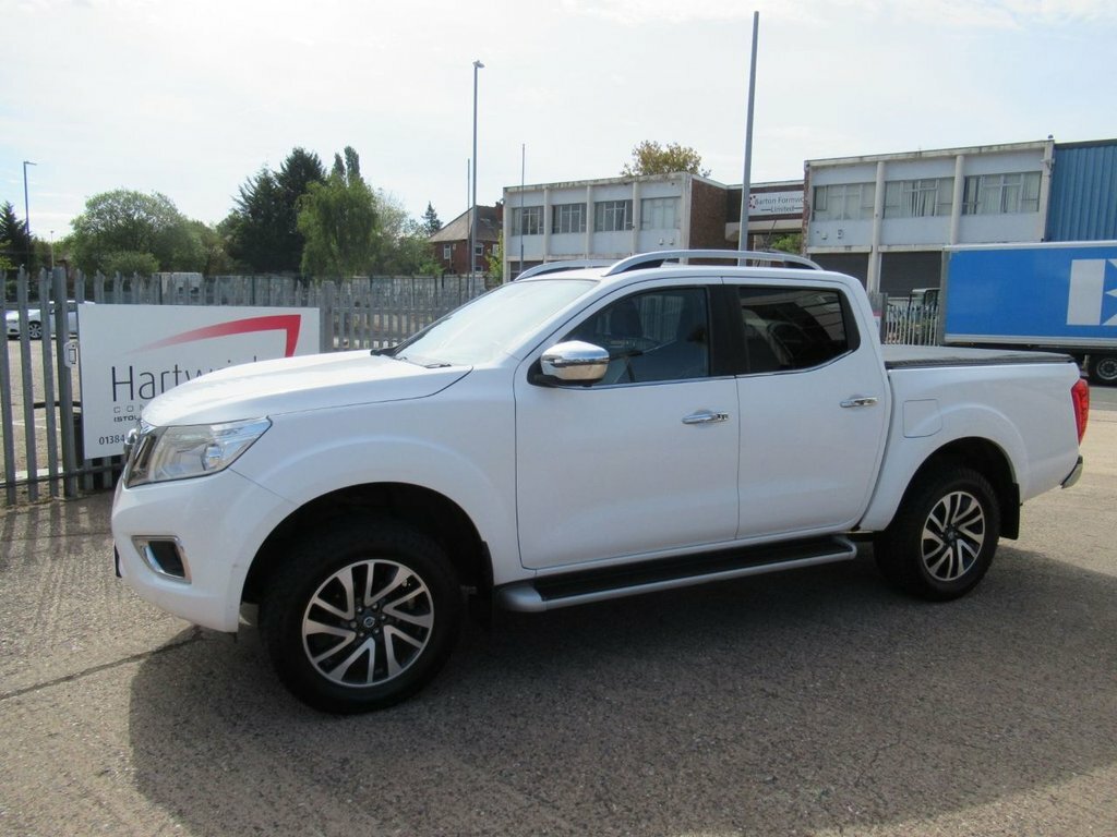 Nissan Navara 2.3L Tekna White #4