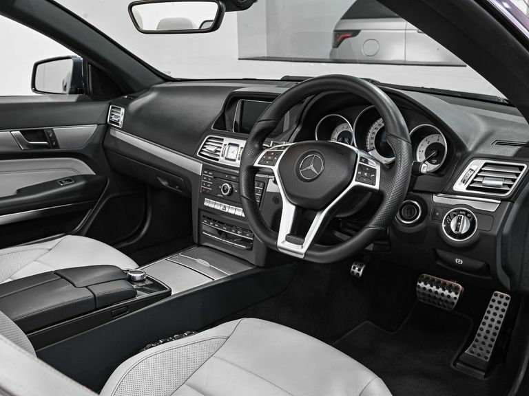 Mercedes-Benz E Class E220 Bluetec Amg Line 7G-tronic Cabriolet Grey #2