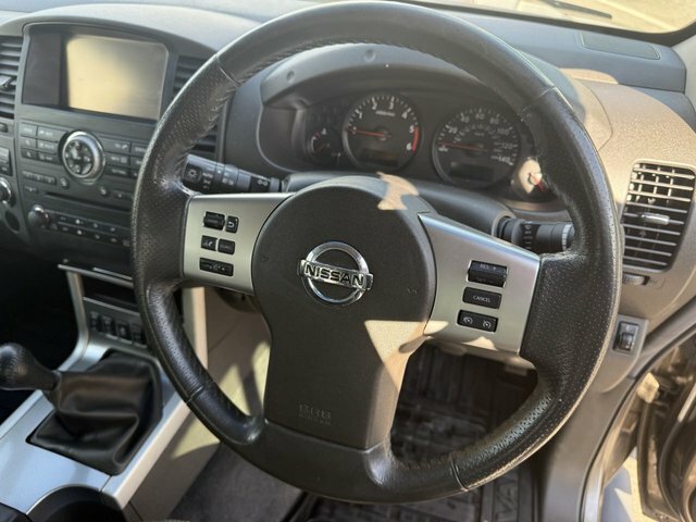 Nissan Navara 2.5 Dci Tekna 4X4 Shr Dcb 0D 188 Bhp Black #29