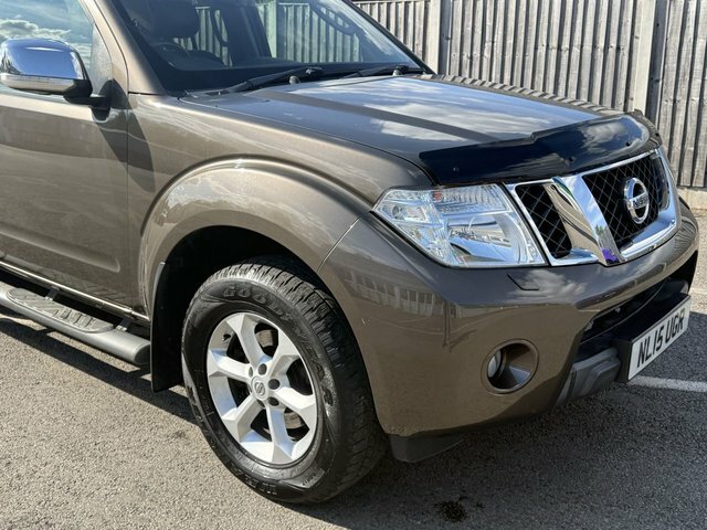 Nissan Navara 2.5 Dci Tekna 4X4 Shr Dcb 0D 188 Bhp Black #8