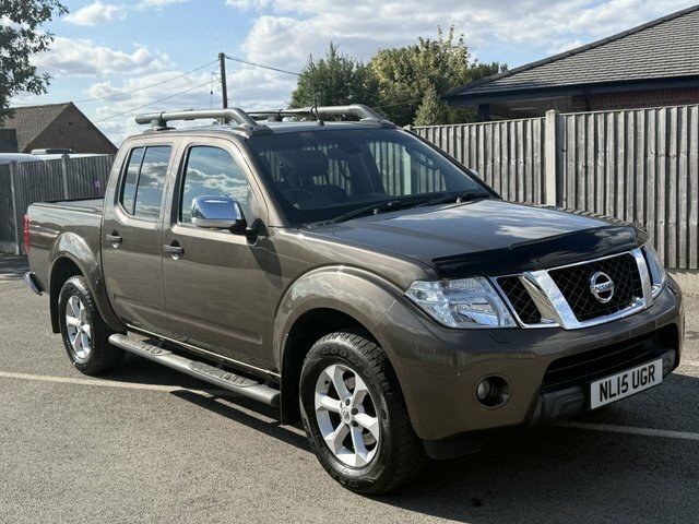 Nissan Navara 2.5 Dci Tekna Pickup Double Cab Beige