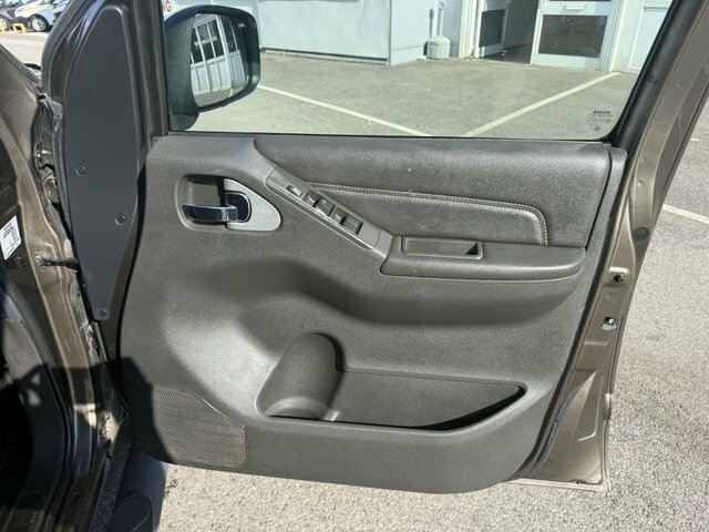 Nissan Navara 2.5 Dci Tekna 4X4 Shr Dcb 0D 188 Bhp Black #24