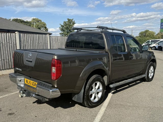 Nissan Navara 2.5 Dci Tekna Pickup Double Cab Beige #3