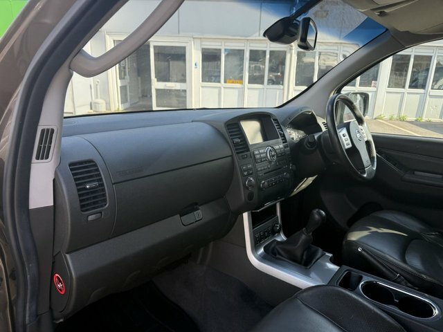 Nissan Navara 2.5 Dci Tekna 4X4 Shr Dcb 0D 188 Bhp Black #16