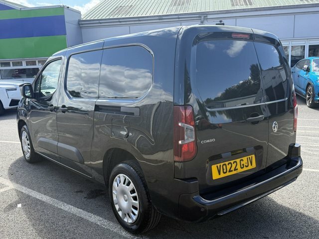 Vauxhall Combo 1.5 Turbo D 2300 Sportive Panel Van Man Black #5