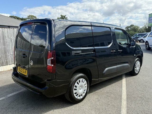 Vauxhall Combo 1.5 Turbo D 2300 Sportive Panel Van Man Black #3