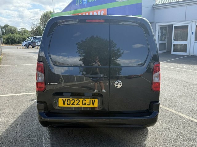 Vauxhall Combo 1.5 Turbo D 2300 Sportive Panel Van Man Black #4