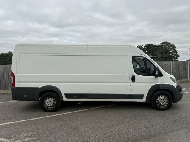 Peugeot Boxer 2.0 Bluehdi 435 Professional Panel Van White #2