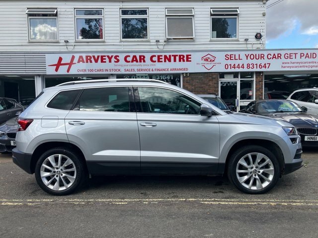 Skoda Karoq Suv 1.0 Tsi 110Ps Se Grey #9
