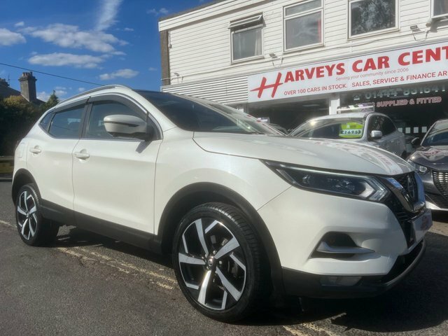 Nissan Qashqai Hatchback 1.3 Dig-t 160 Mh Tekna X-t Hatchback KX71DXB White #3