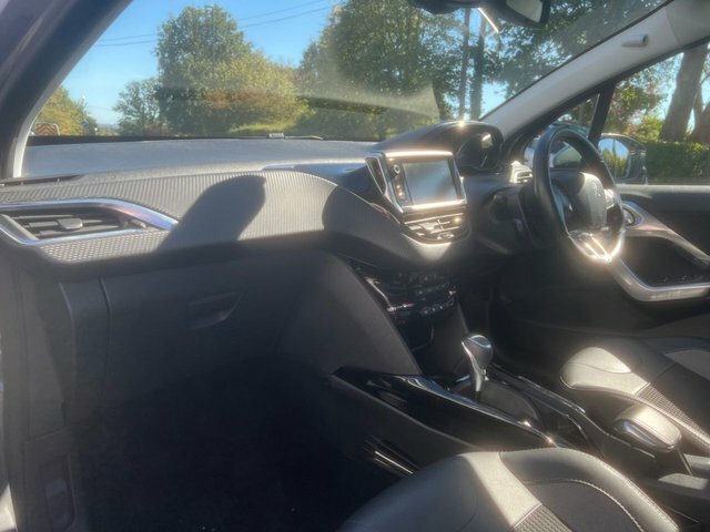 Peugeot 2008 1.5 Bluehdi Allure 2019 Black #13