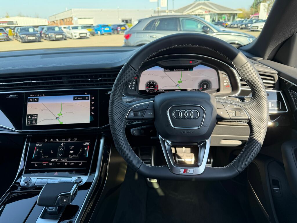 Audi Q8 Black Edition GY26AOV Black #6