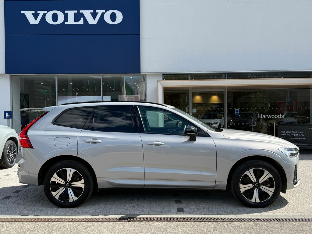 Volvo XC60 Plus Black