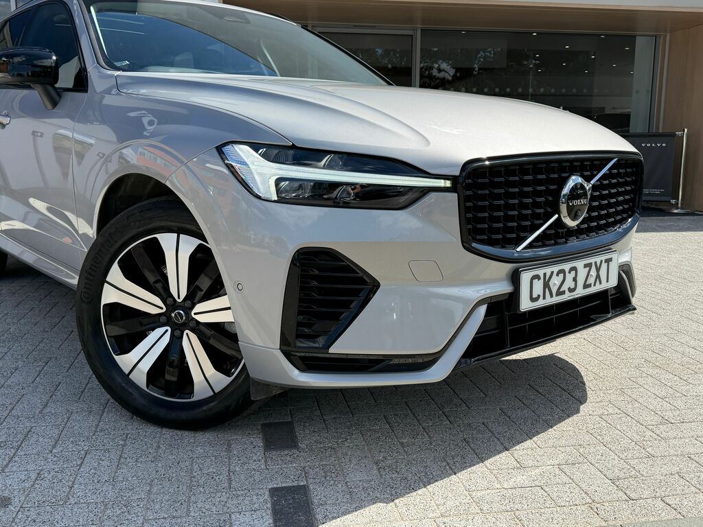 Volvo XC60 Plus Black #6