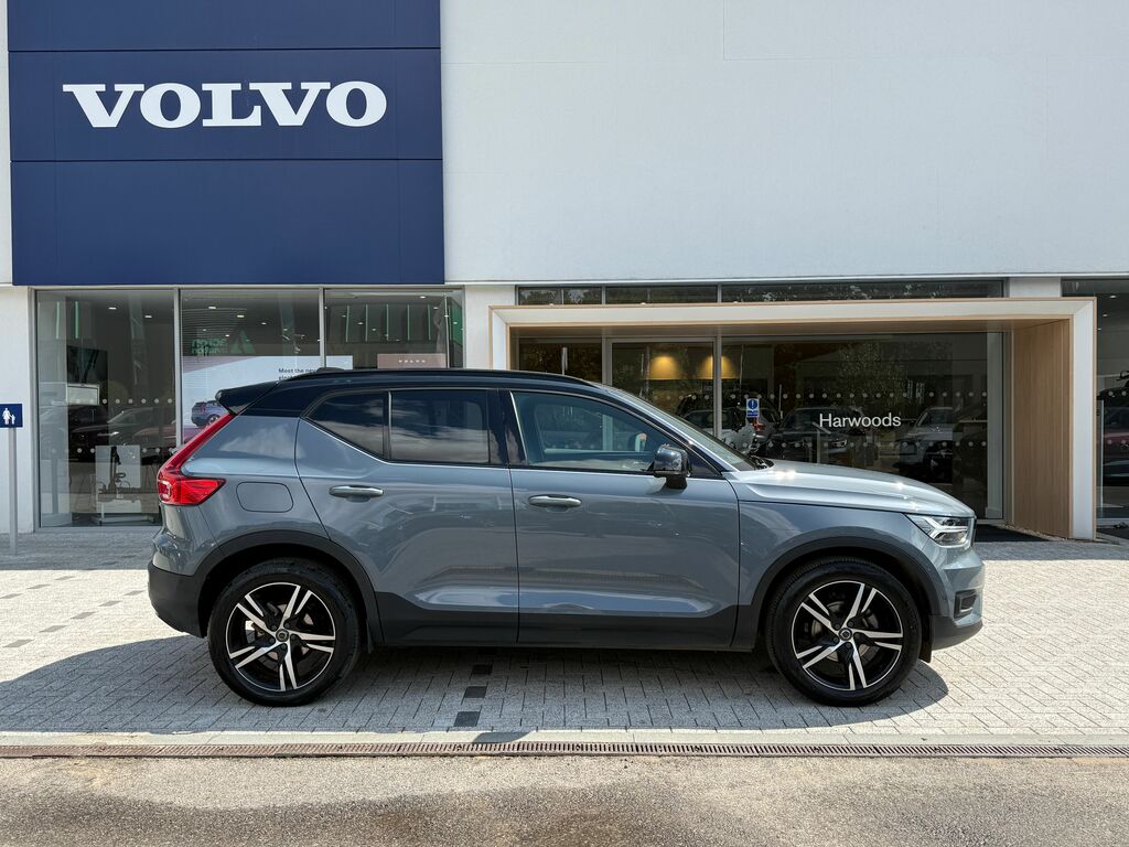 Volvo XC40 R Design Black