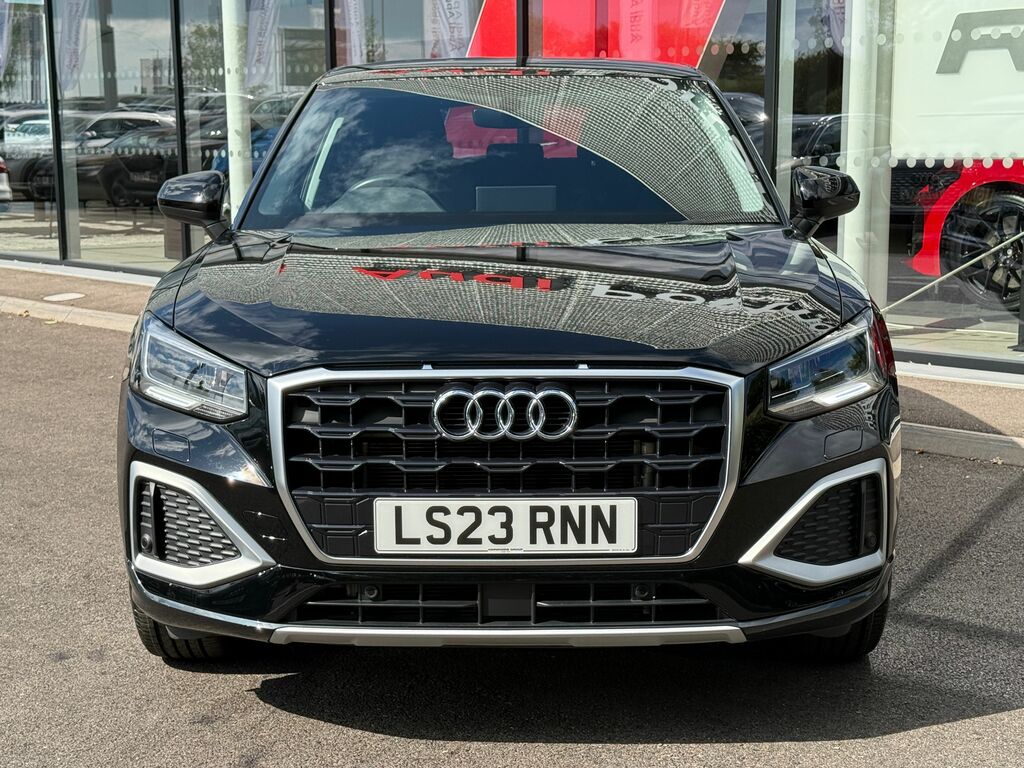 Audi Q2 Sport Black #5