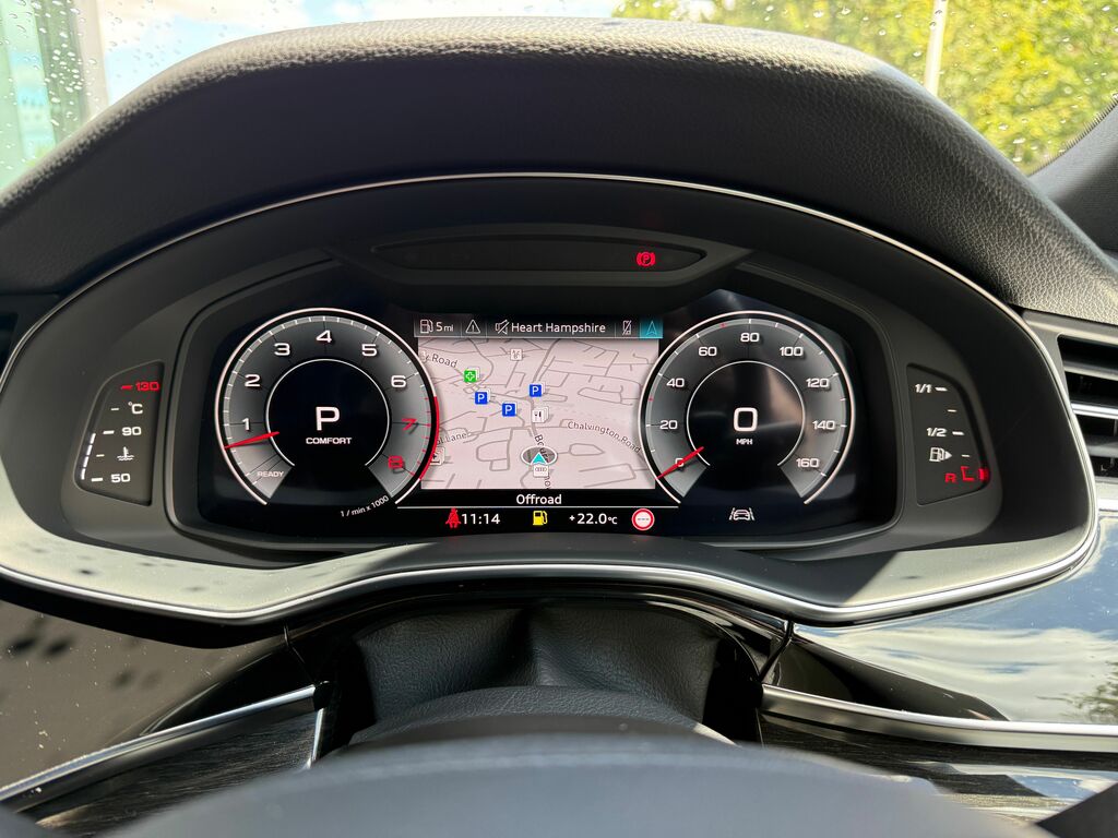 Audi Q8 Black Edition Black #5