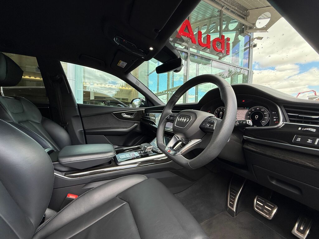 Audi Q8 Black Edition Black