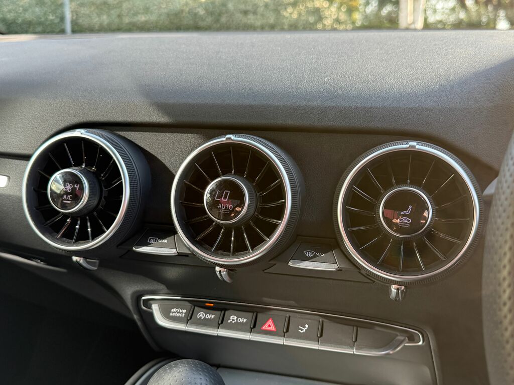Audi TT 45 Tfsi Quattro Black Edition S Tronic 2022 Red #24