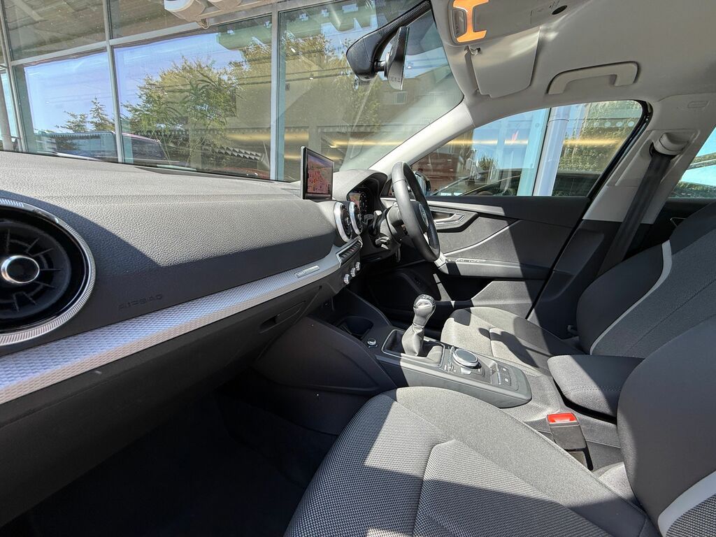 Audi Q2 Sport Black #2
