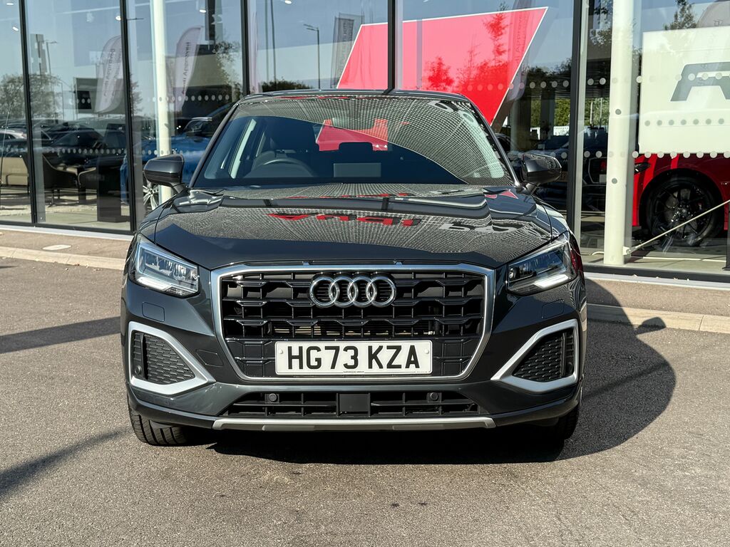 Audi Q2 Sport Black #4