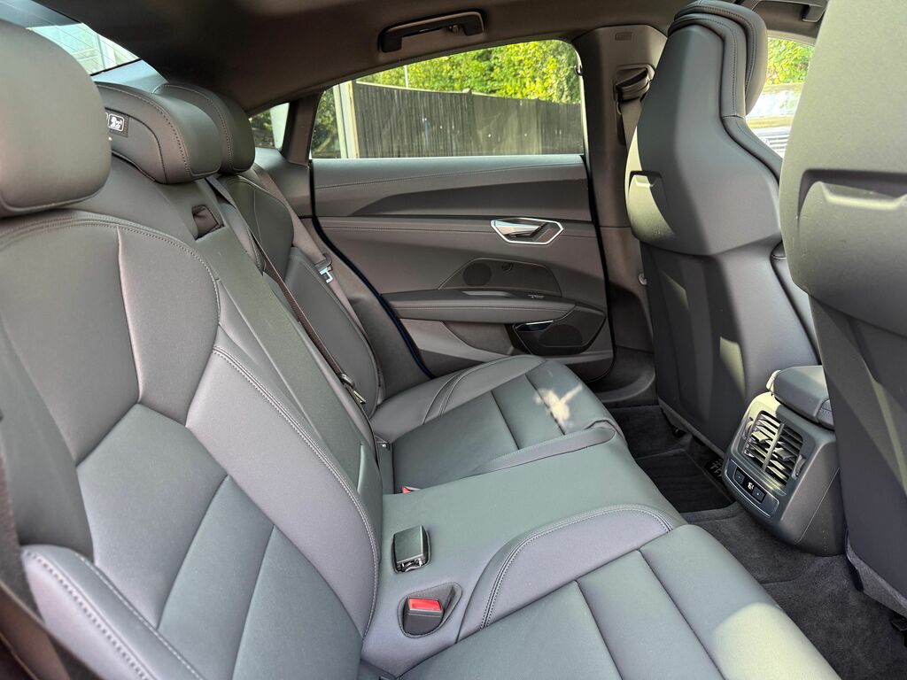 Audi E Tron GT 105Kwh Saloon Quattro 592 Ps Grey #32