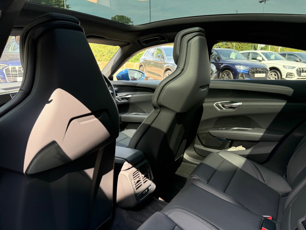 Audi E Tron GT 105Kwh Saloon Quattro 592 Ps Grey #44