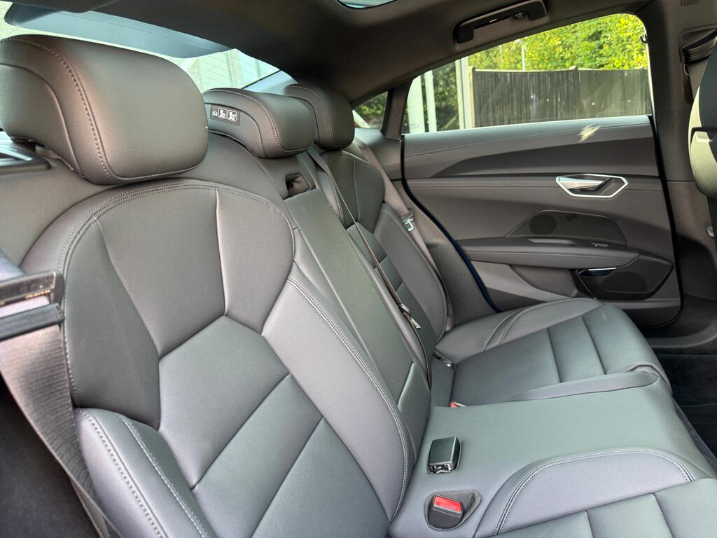 Audi E Tron GT 105Kwh Saloon Quattro 592 Ps Grey #31