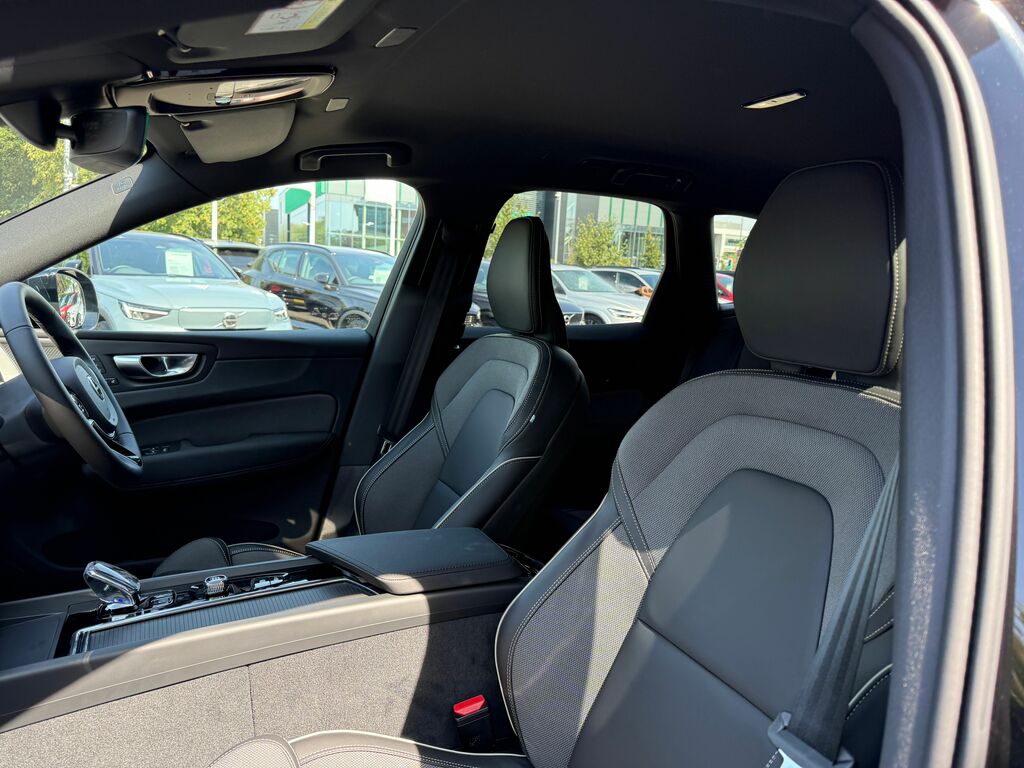 Volvo XC60 Black Edition Plus, T6 Awd Plug-in Hybrid, Electri Black #28