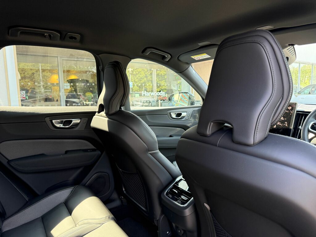 Volvo XC60 Black Edition Plus, T6 Awd Plug-in Hybrid, Electri Black #24