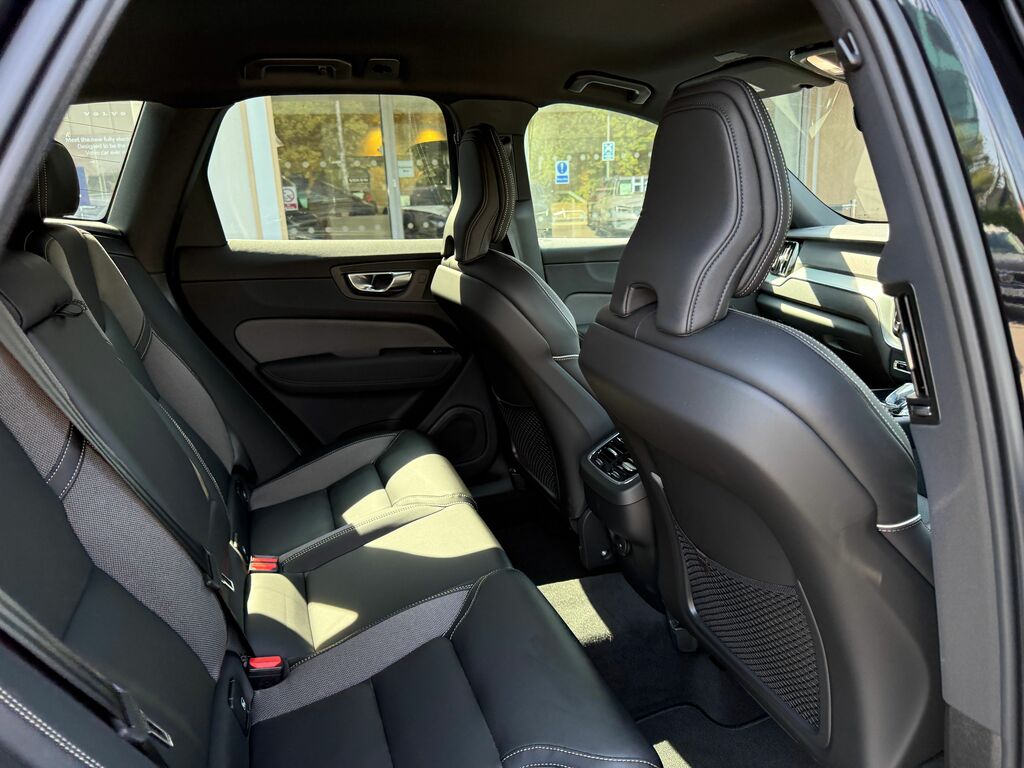 Volvo XC60 Black Edition Plus, T6 Awd Plug-in Hybrid, Electri Black #23