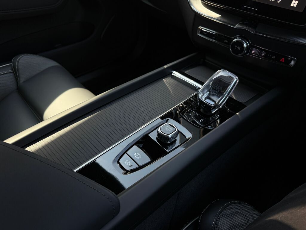 Volvo XC60 Black Edition Plus, T6 Awd Plug-in Hybrid, Electri Black #43