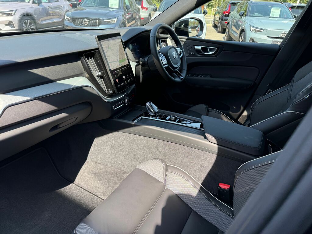 Volvo XC60 Black Edition Plus, T6 Awd Plug-in Hybrid, Electri Black #27