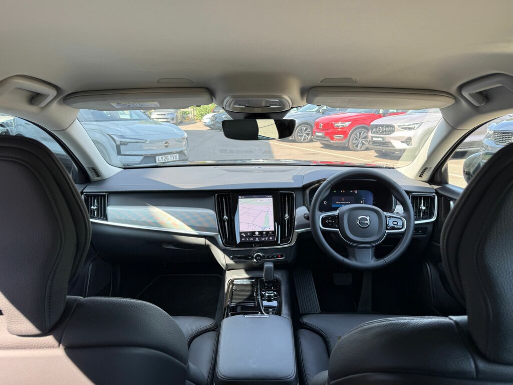 Volvo V90 Plus Black #2