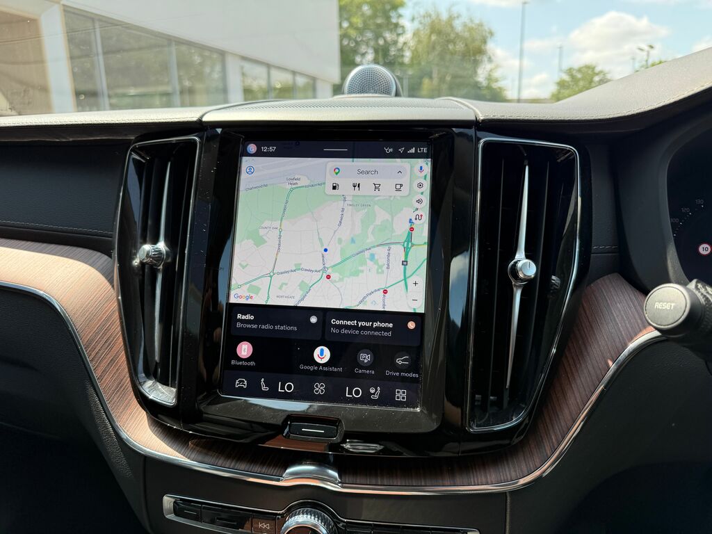 Volvo XC60 Ultimate Black #4