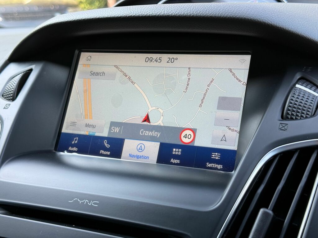 Ford Focus Petrol VE16YKK White #4