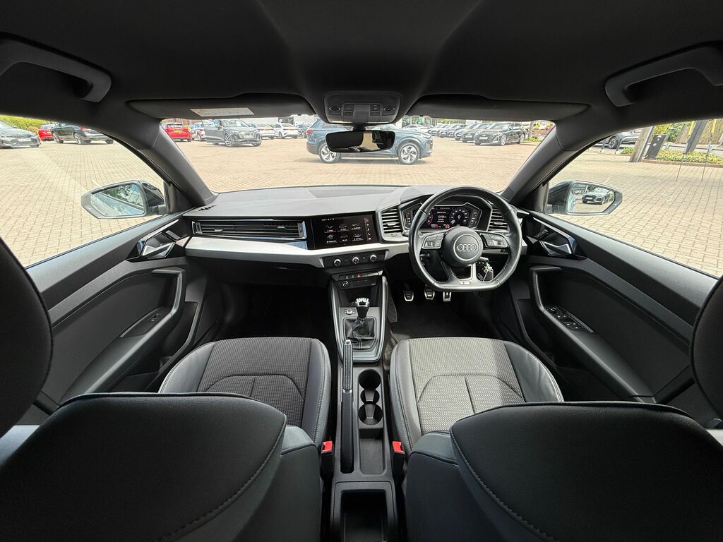 Audi A1 Black Edition Black #3