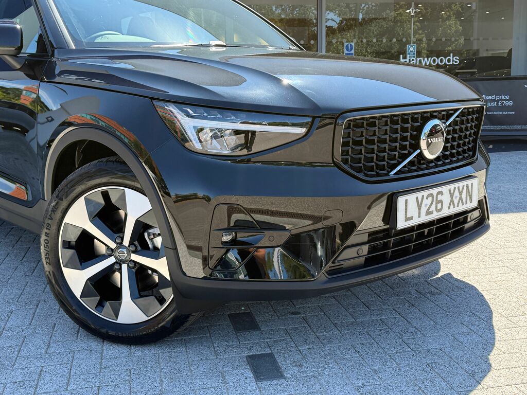 Volvo XC40 Plus Black #5