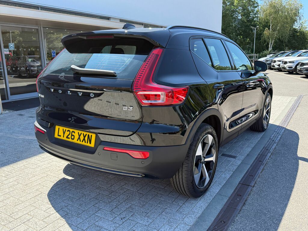Volvo XC40 Plus Black #6