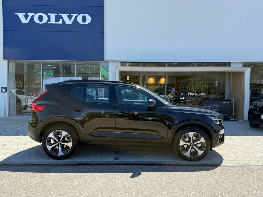 Volvo XC40 Plus Black