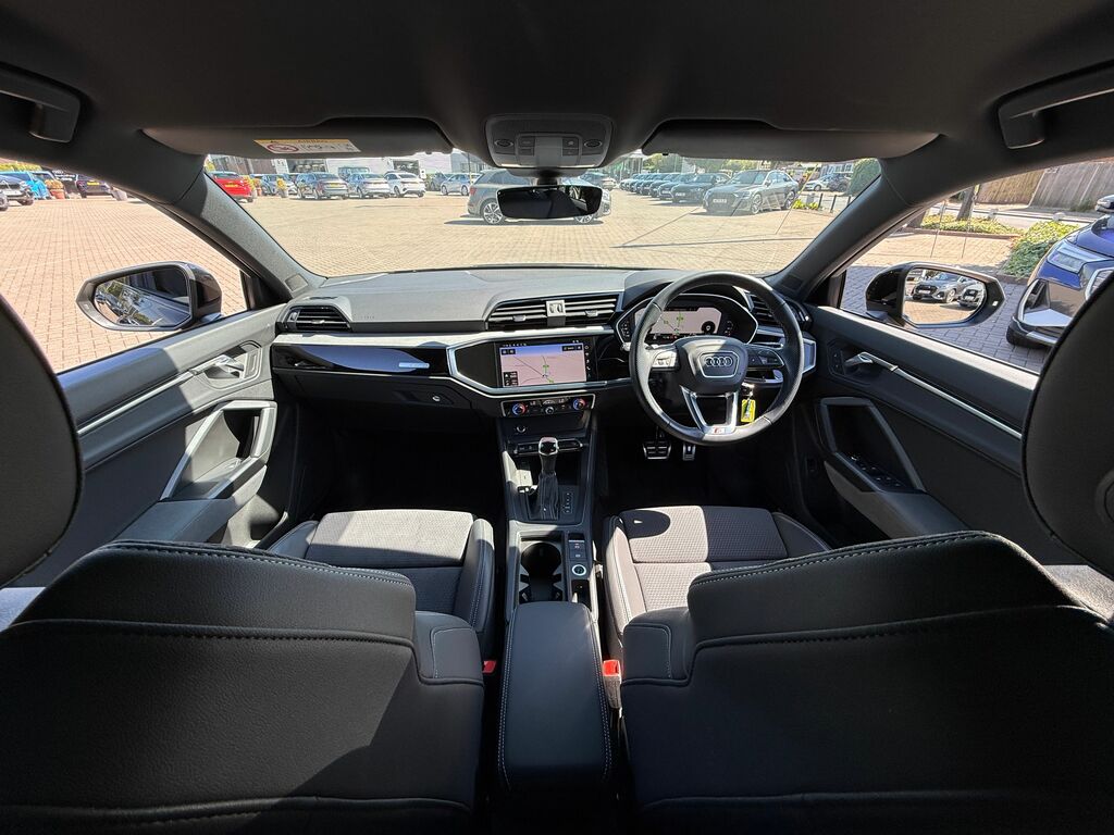 Audi Q3 Black Edition Black #3