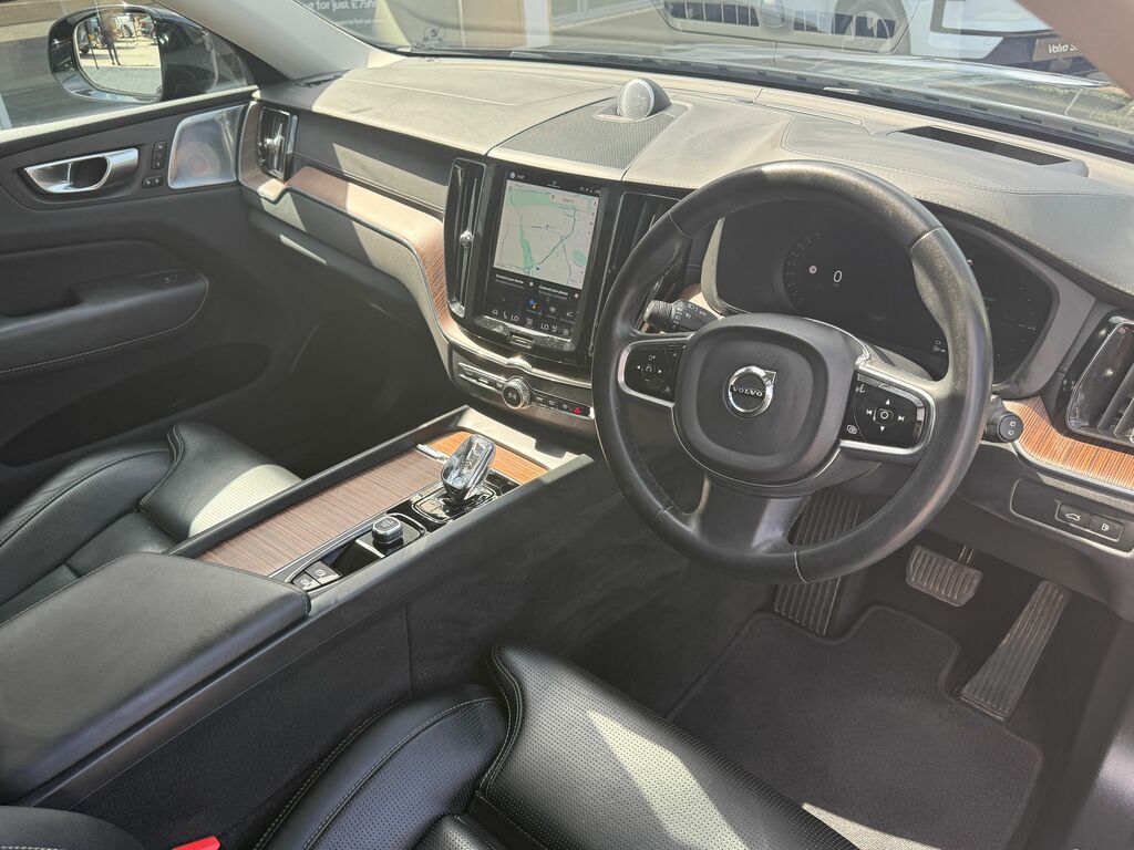 Volvo XC60 Ultimate Black #5