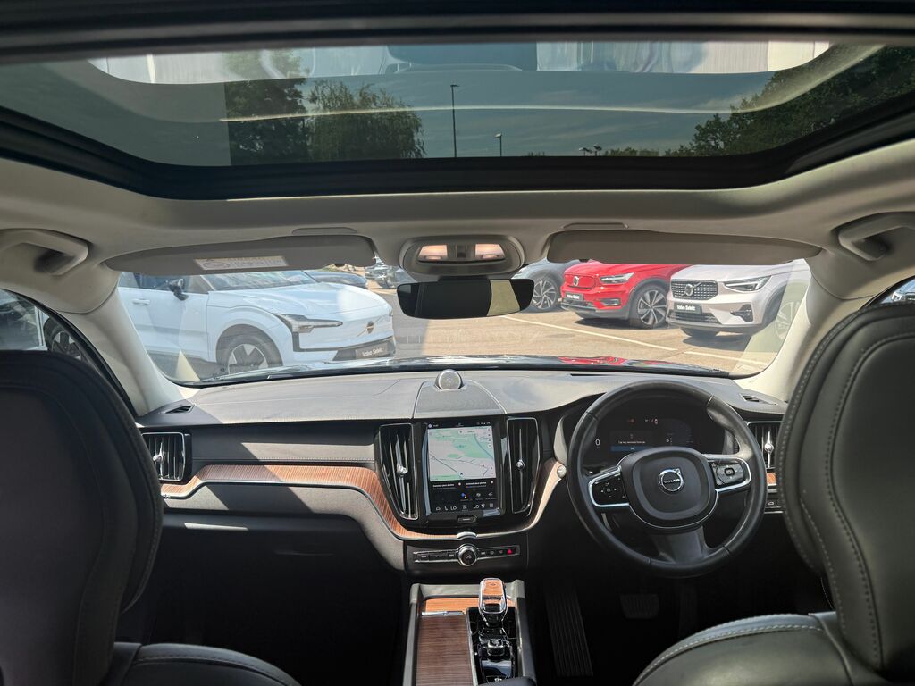 Volvo XC60 Ultimate Black #2