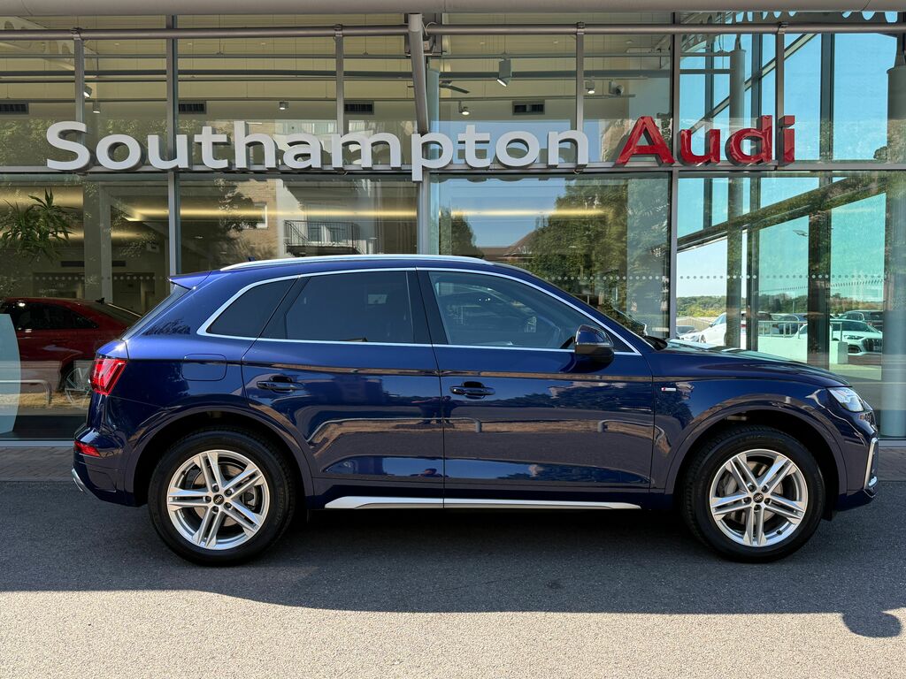 Audi Q5 S Line Blue #4