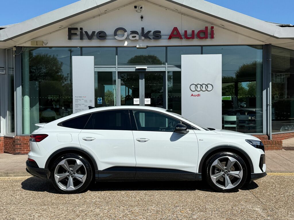 Audi Q4 E Tron Black Edition RE75GXT Black #2