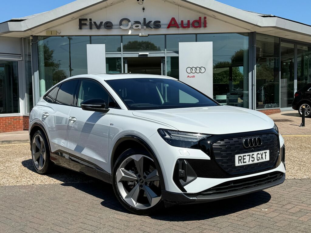 Audi Q4 E Tron Black Edition RE75GXT Black