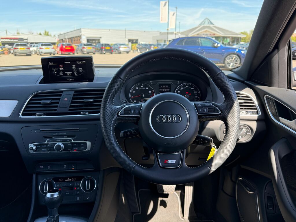 Audi Q3 S Line Edition Black #6