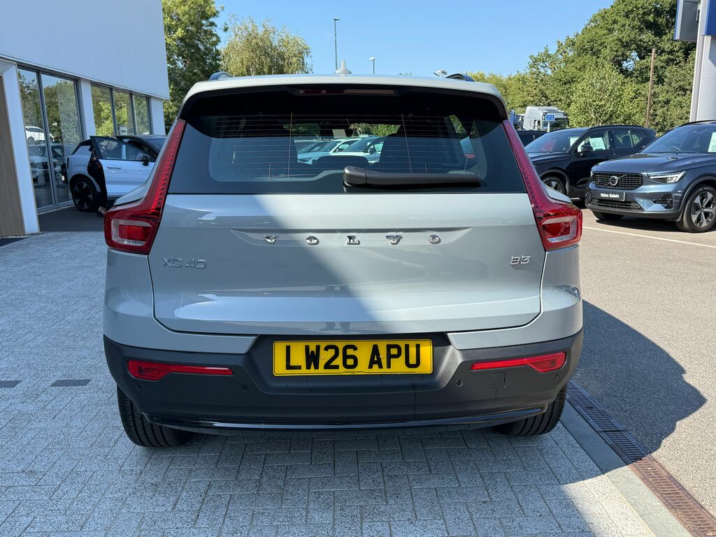 Volvo XC40 B4 197Bhp Ultra Dark Mild Hybrid - 360 Parking Green #8