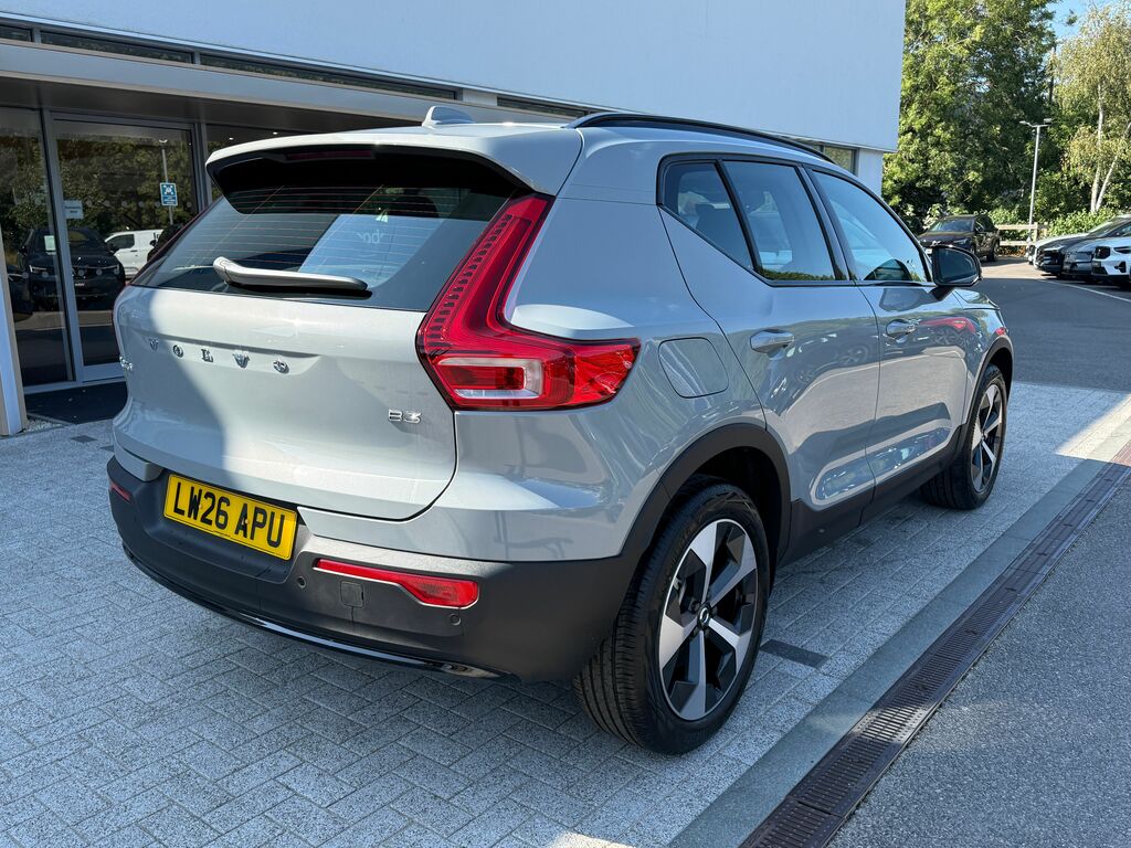 Volvo XC40 B4 197Bhp Ultra Dark Mild Hybrid - 360 Parking Green #7