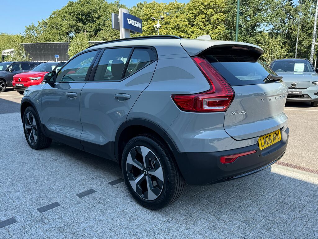 Volvo XC40 B4 197Bhp Ultra Dark Mild Hybrid - 360 Parking Green #9